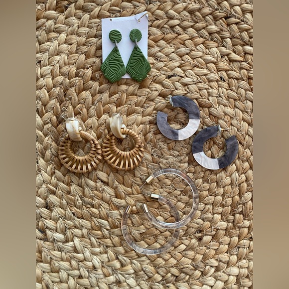 Jewelry - Lot of 4 Pairs Pierced Earrings